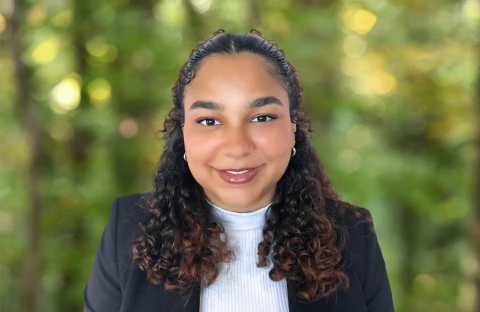 Gabrielle-Kelly_Headshot_3x5