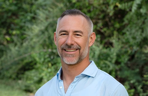 Joe-Maronick-Drk-Grn-BG_3x2