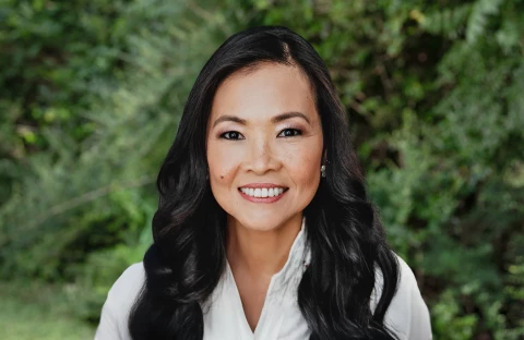 Alice-Chan-Light-Grn-BG_3x2