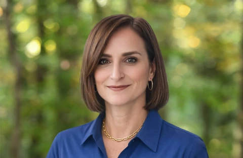 Sarah-Crimmins-Light-Grn-BG_3x2