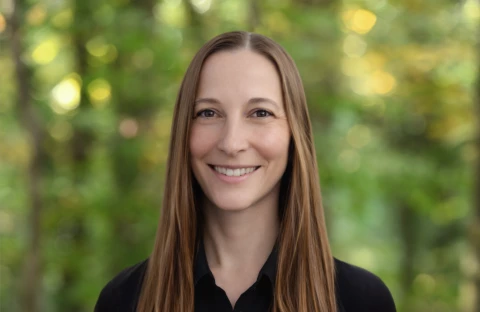 Lisa-Lee_Headshot-3x2